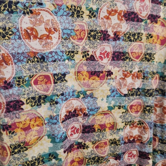 LuLaRoe Multicolor Patterned Top - Picture 3 of 4